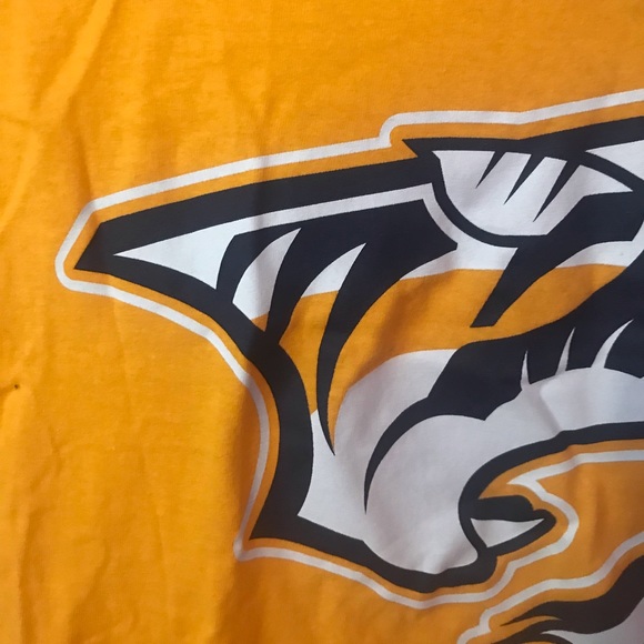 Nashville Predators Logo Adidas Yellow T-Shirt New with Defects Mens Small S - Picture 3 of 12